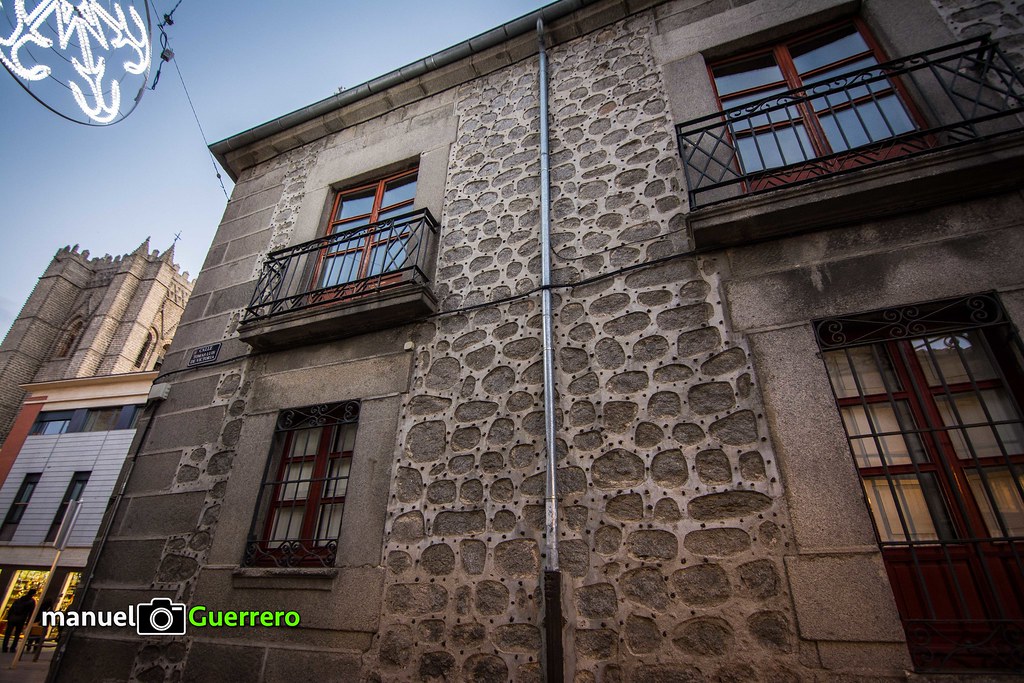 Ávila Ávila (Spanish pronunciation [ˈaβila]; Latin Abila… Flickr