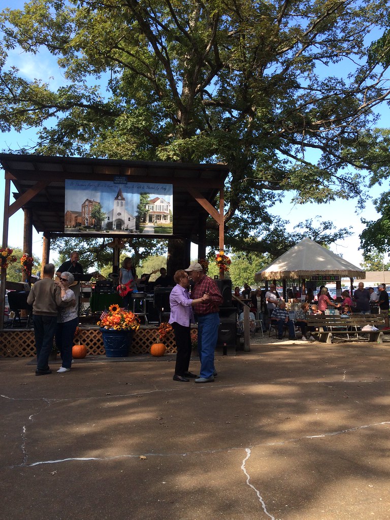 IMG_5899 St Theodore Fall Festival 2015 dance. RegJudyHemmer Flickr