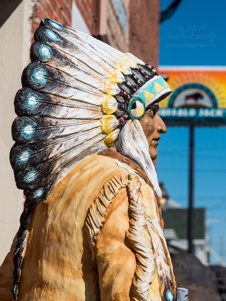 Indian Carved Indian standing guard at the Buffalo Jack's … Flickr