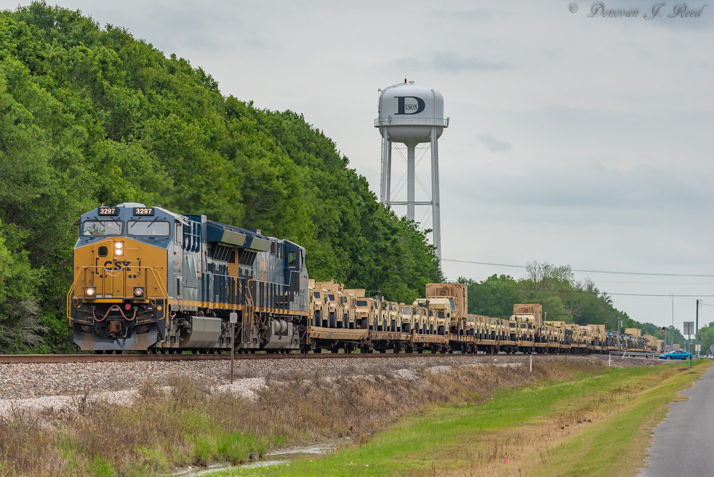 CSXT 3297 / Duson, Louisiana A westbound BNSF military tra… Flickr