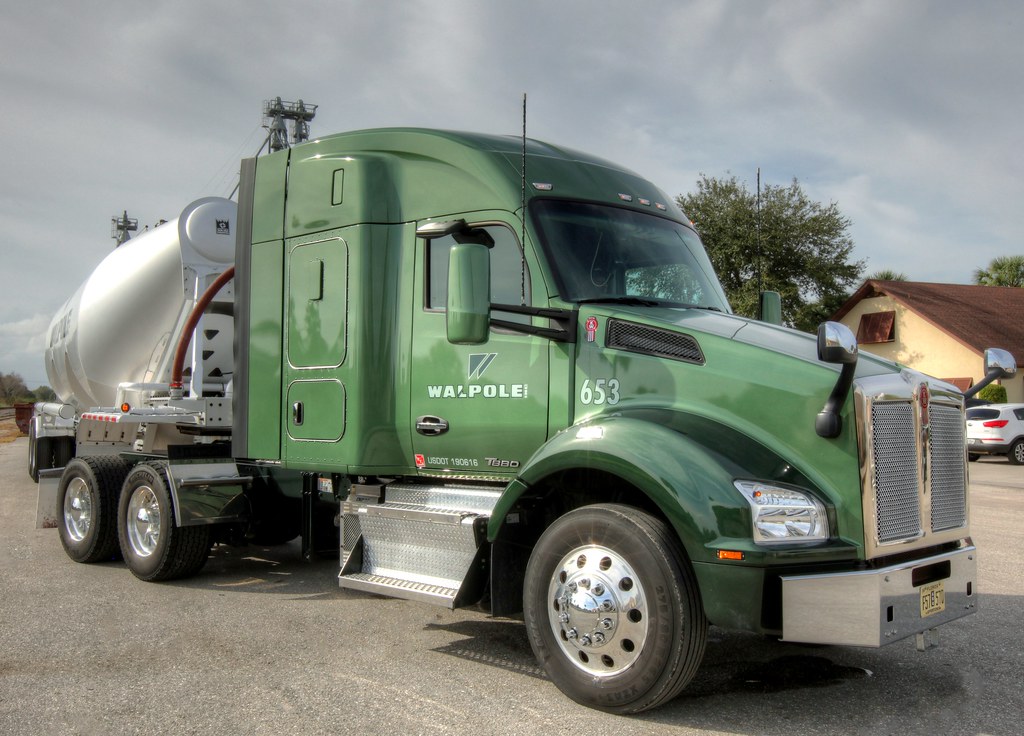 Kenworth Walpole T880 4 Walpole Inc.'s running fuel econ… Flickr