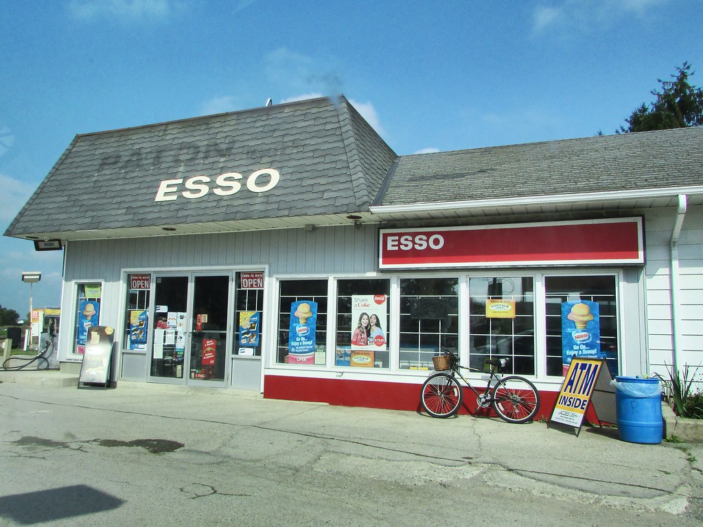 Esso in Parkhill, Ontario A labelscar for "Paton" is clear… Flickr