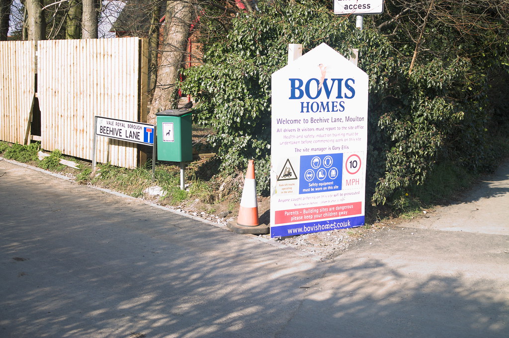 IMG_0567 Beehive Lane (March 2016) John Harding Flickr