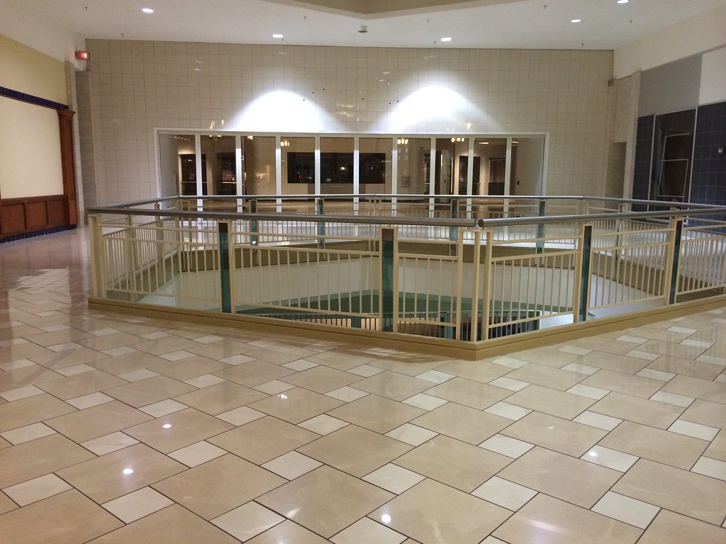 Parisian/Belk Madison Square Mall Huntsville, AL Dec 201… Flickr