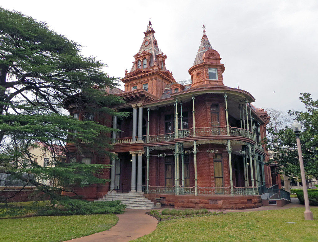 Littlefield House, University of Texas at Austin Randy von Liski Flickr