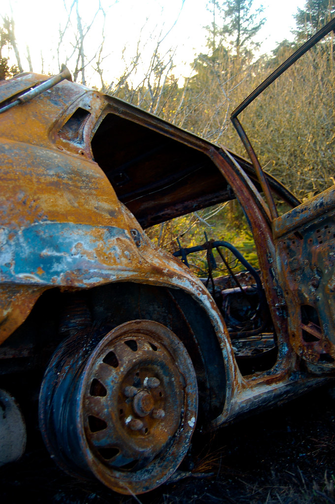 Rusty Car ponder_irl (Yann Ryan) Flickr