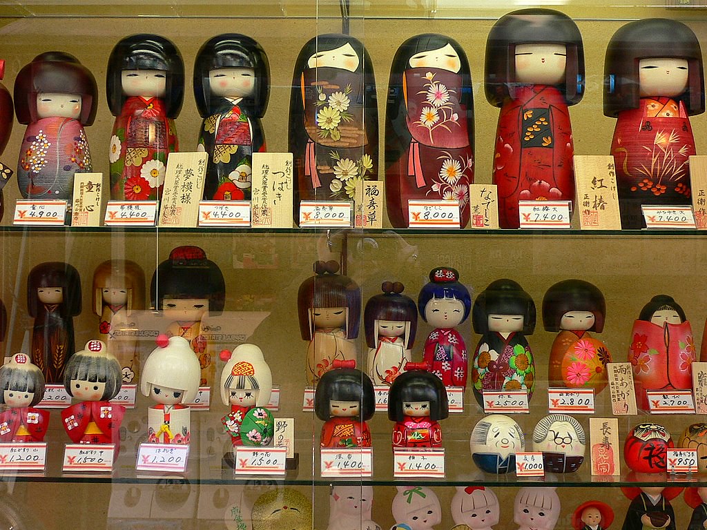 japanese dolls japanese dolls in Asakusa, Tokyo shop Retinafunk