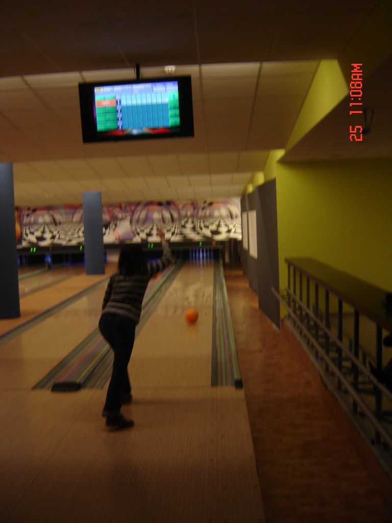 Kathleen Bowling at Galaxy Bowl. mhaqcks Flickr