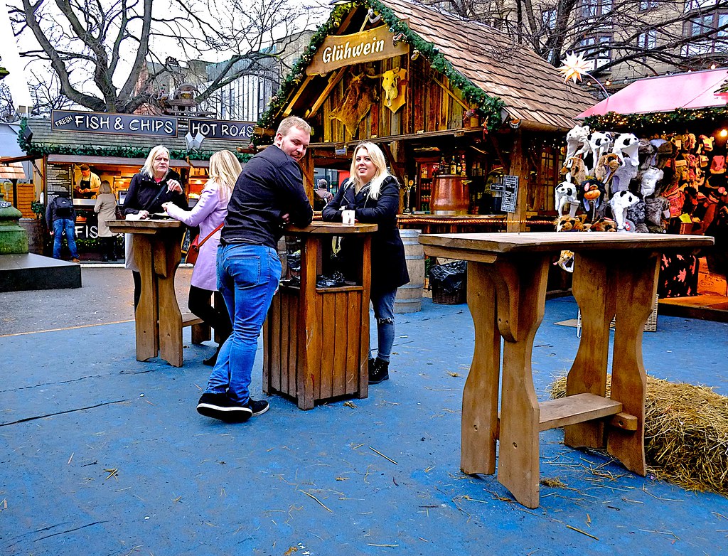 Alfresco dining Edinburgh Christmas Market, East Princ… Flickr