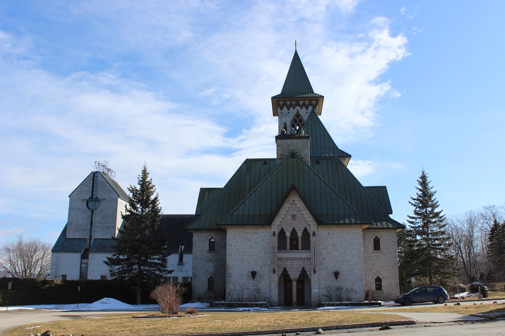 Abbaye StBenoitduLac / StBenoitduLac Abbey Abbaye St… Flickr
