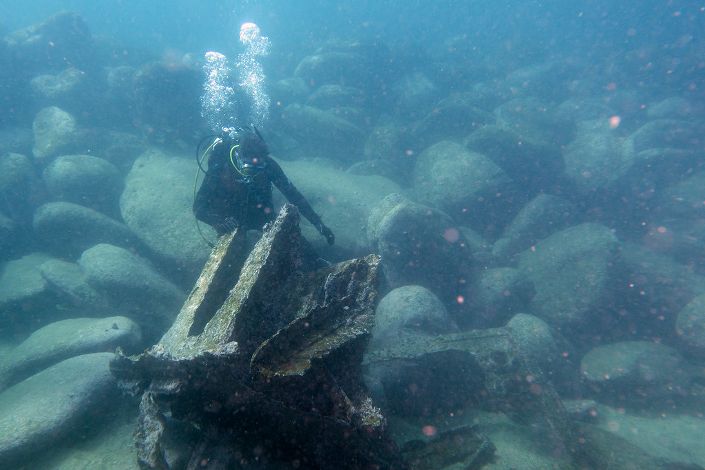 Malabar Shipwreck Richard inspects a block of wreckage lef… Flickr
