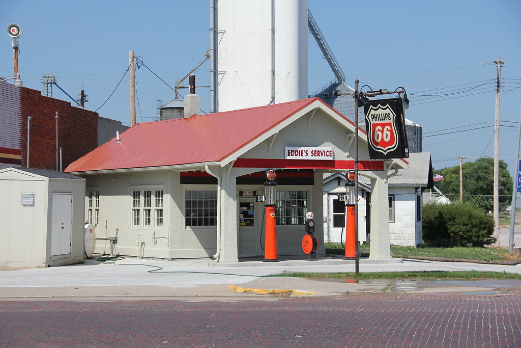 Phillips 66 at Geneva Nebraska It has also been known as E… Flickr
