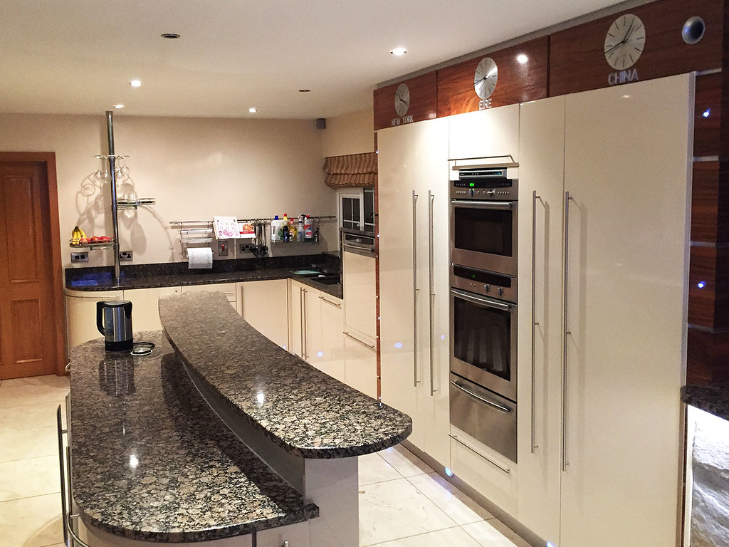 Cream High Gloss Kitchen & Island Cream High Gloss Kitchen… Flickr