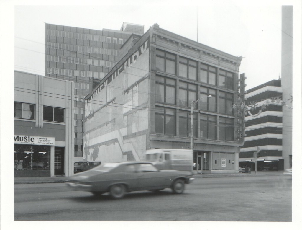 JASPER AVE 99ST FURNITURE SHOP 99ST JASPER AVE ONE OF THE … Flickr
