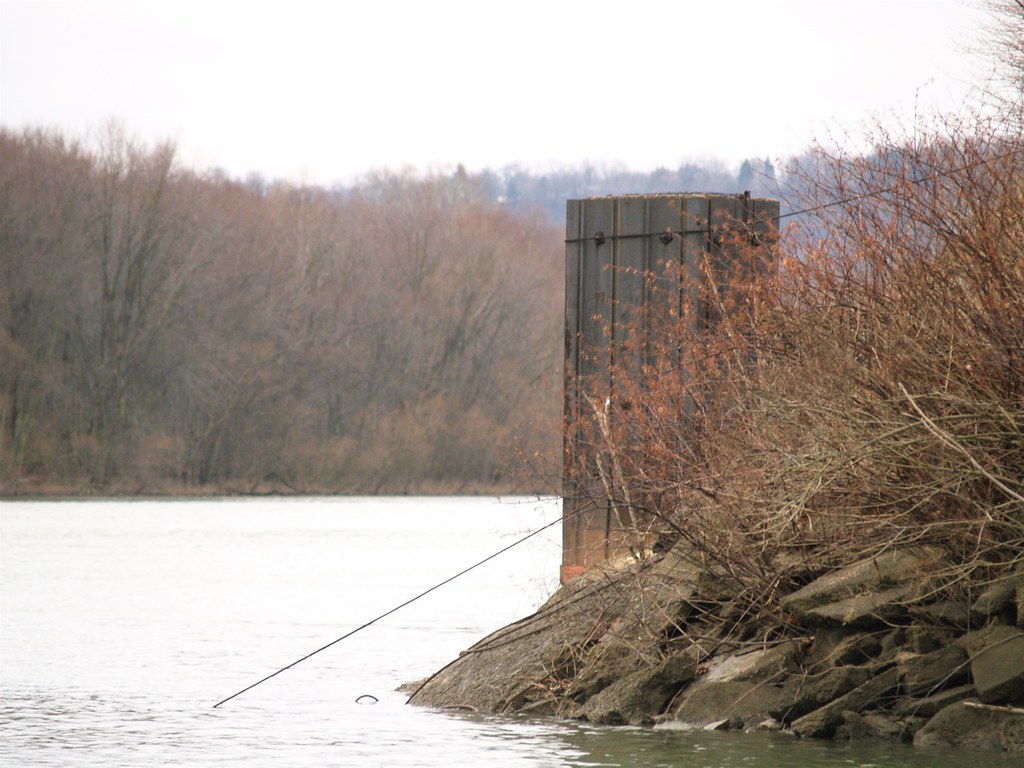Piling, Bull Creek & The Allegheny River (Tarentum, PA) Flickr