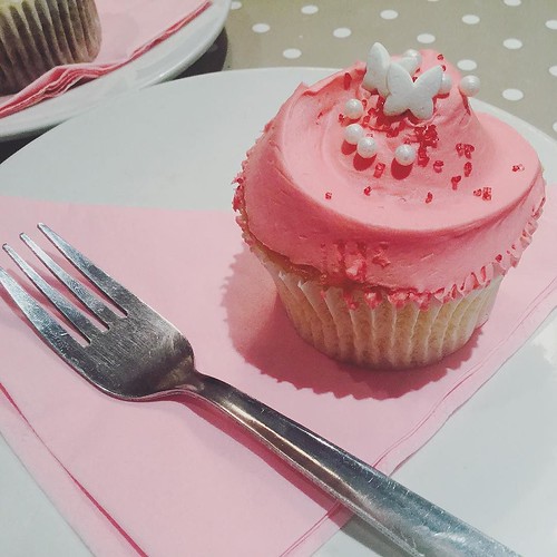 Perfection 💕Brighton cake angelfoodbakery vanillacupc… Flickr