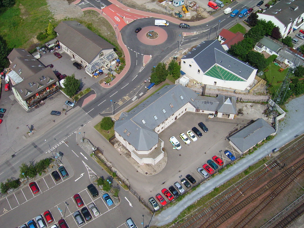 Aviemore street scene from above PENTAX Image(Optio60) Flickr