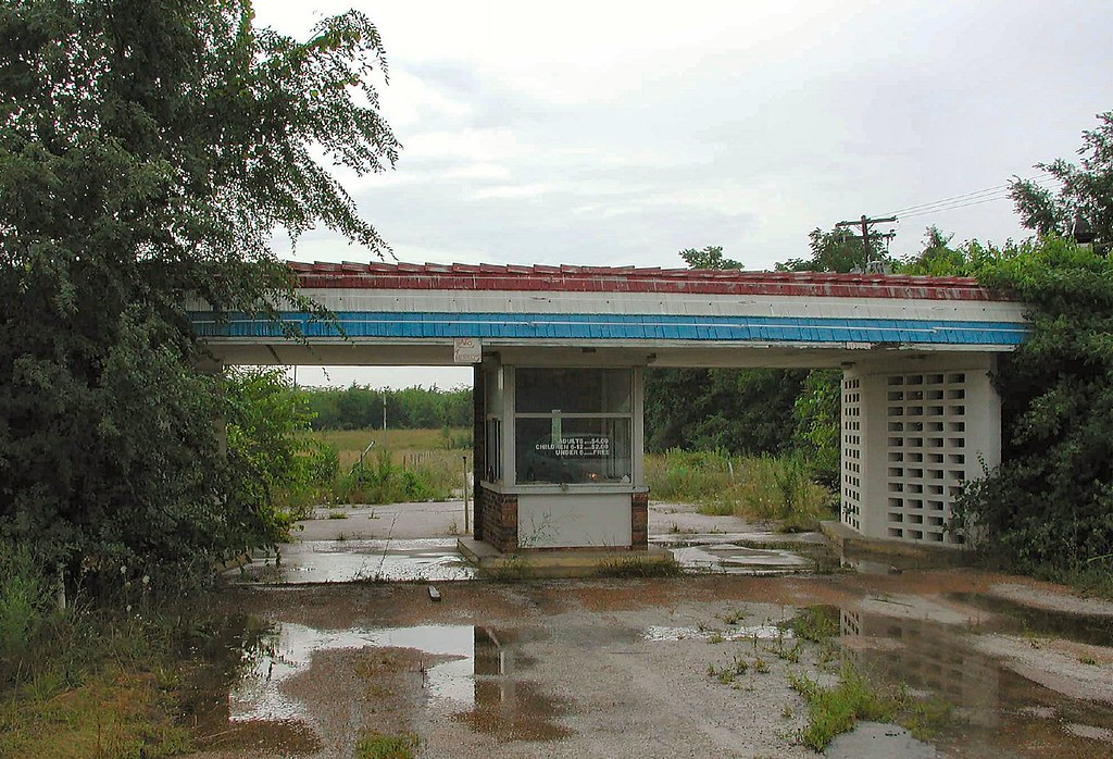 Bel Air DriveIn 2 The Bel Air DriveIn is located in Mit… Flickr