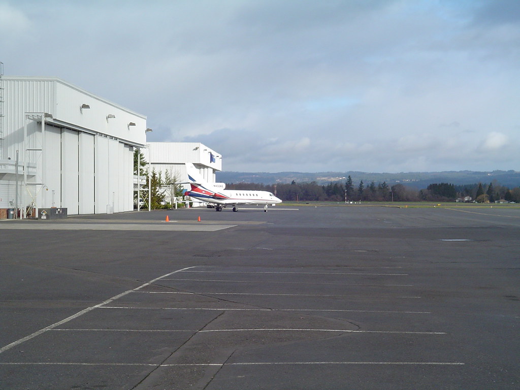Quite day at Hillsboro Airport, Oregon DassaultBreguet, F… Flickr