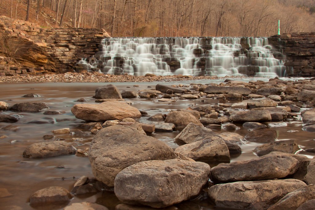 Lee Creek Dam at sunrise Devil's Den State Park, near Wins… Flickr