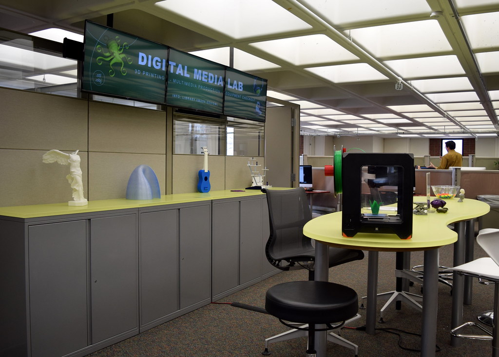 Digital Media Lab The Digital Media Lab on the third floor… Flickr