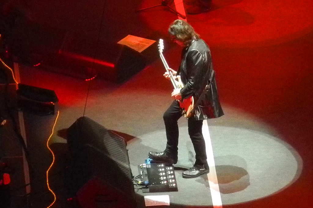 Tony Iommi Guitar Solo Black Sabbath at the SAP Center San… Flickr
