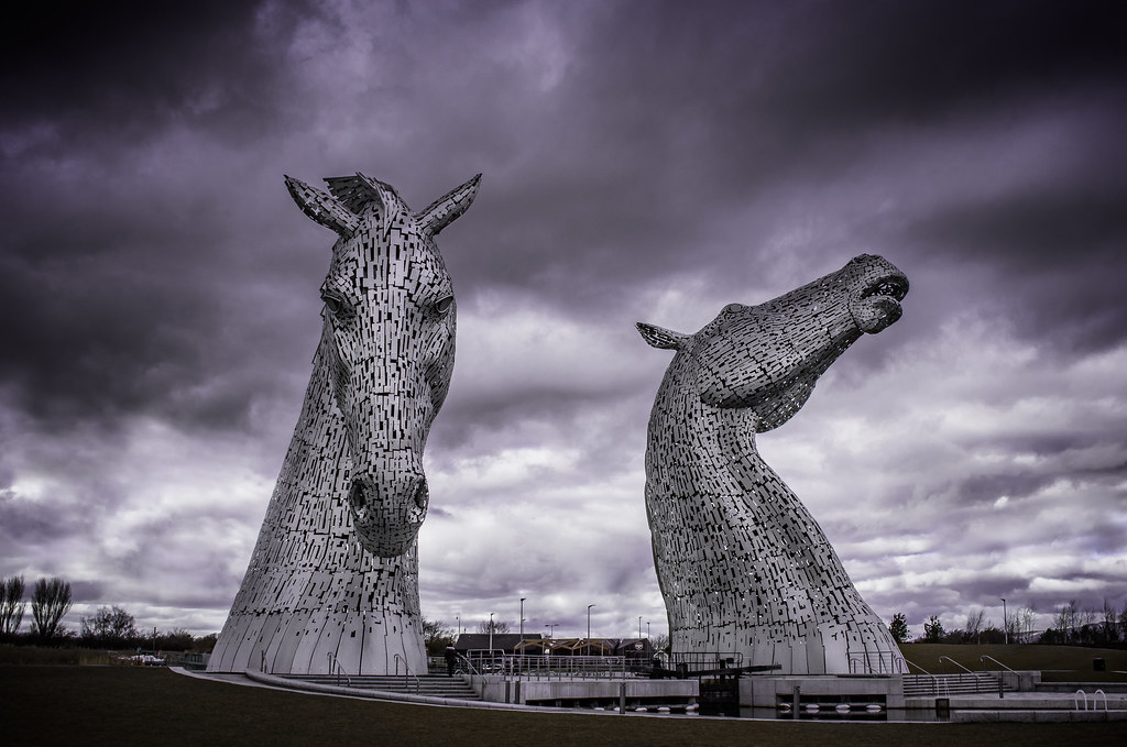 The Kelpies The famous towering sculptures of the Kelpies … Flickr