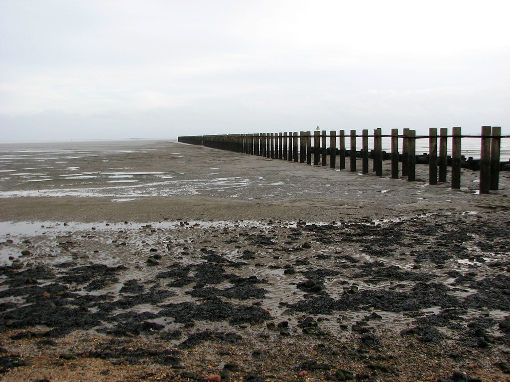 Shoeburyness And the large boom strectching out into the e… Flickr