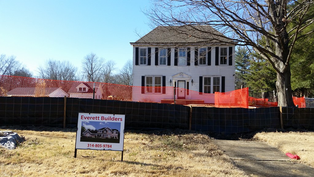Seemingly Doomed House on Geyer Rd. in Kirkwood, MO_201602… Flickr