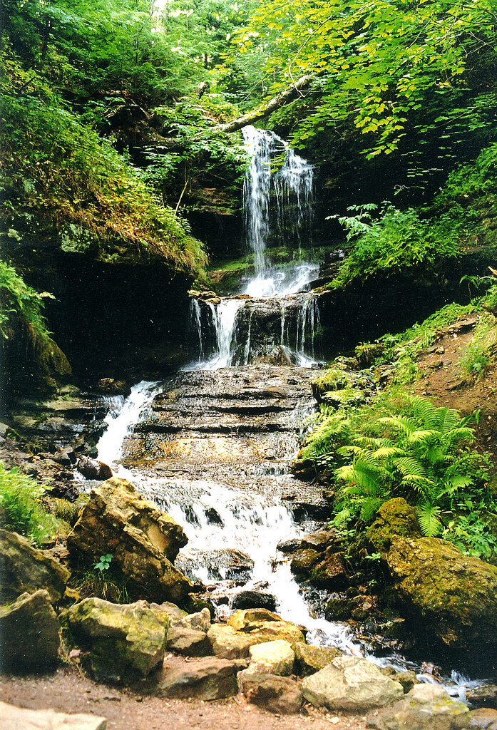 Michigan Horseshoe Falls Munising, Michigan Spring fed w… Flickr