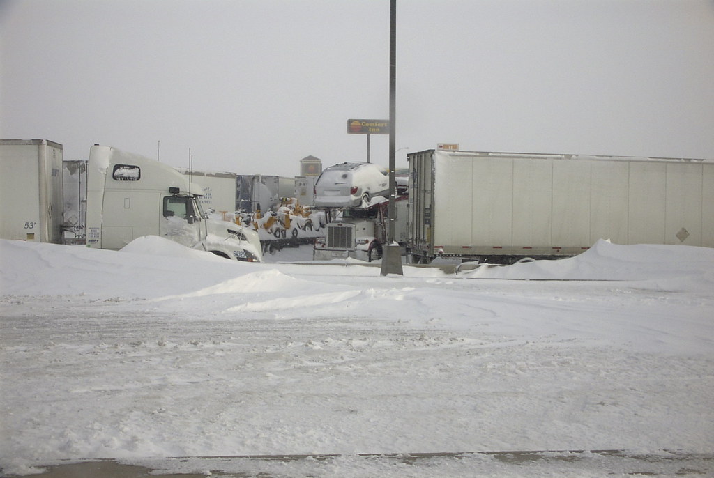 Sidney, Nebraska Blizzard More massive snow drifts against… Flickr