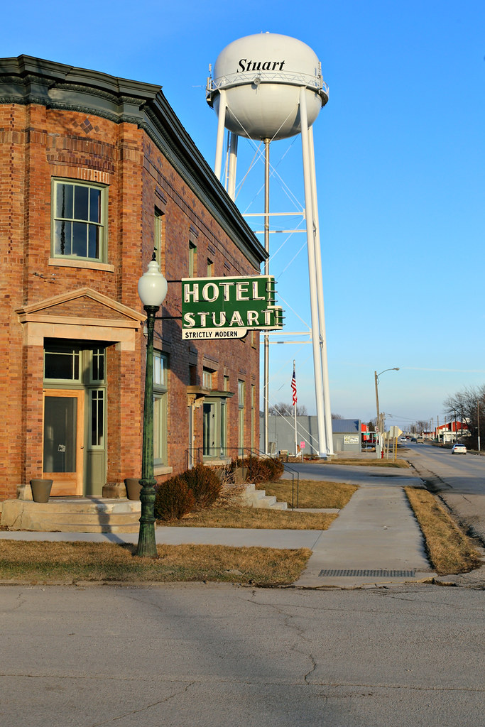 Hotel Stuart, White Pole Road, Stuart, Iowa Across the hig… Flickr