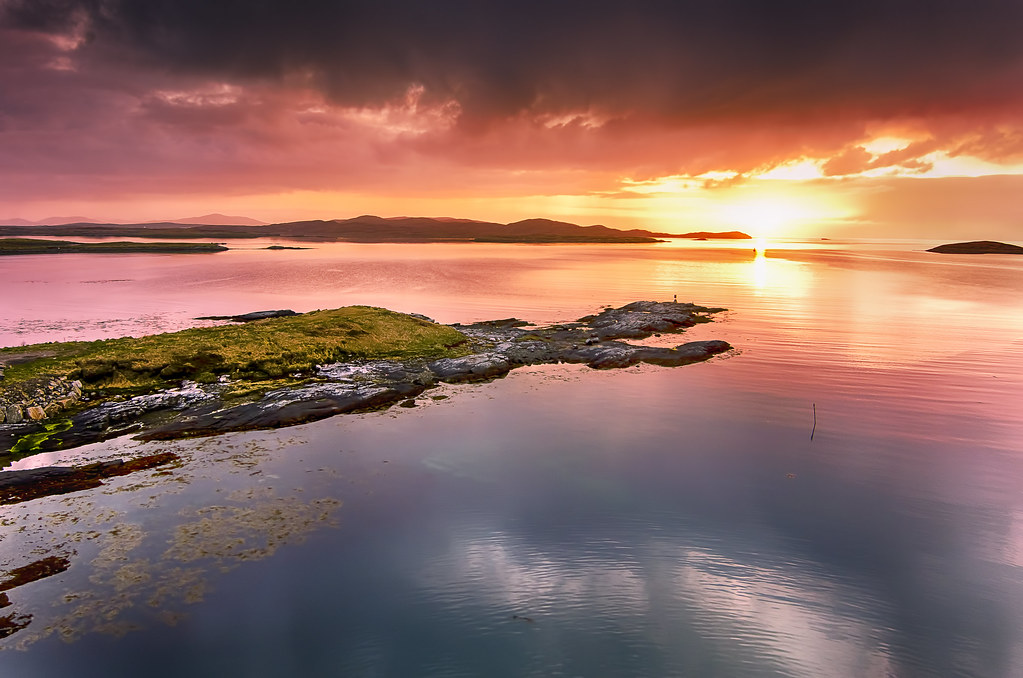 Lochmaddy Sunrise The stunning sunrise above Lochmaddy, No… Flickr