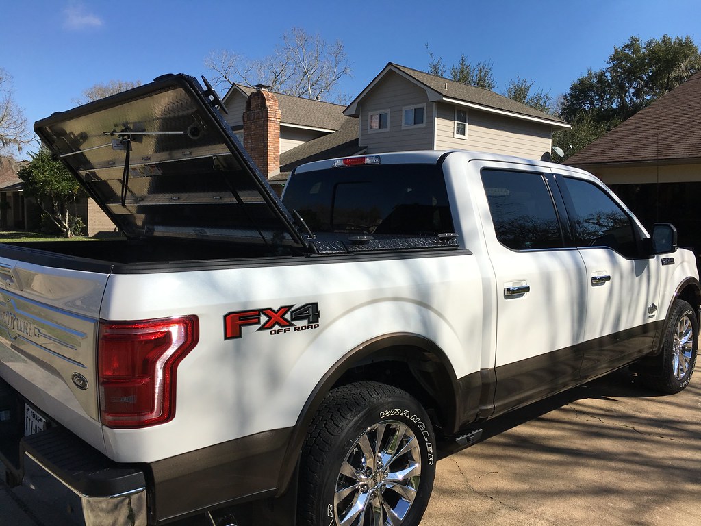 A Heavy Duty Truck Bed Cover On A Ford F150 A DiamondBack … Flickr