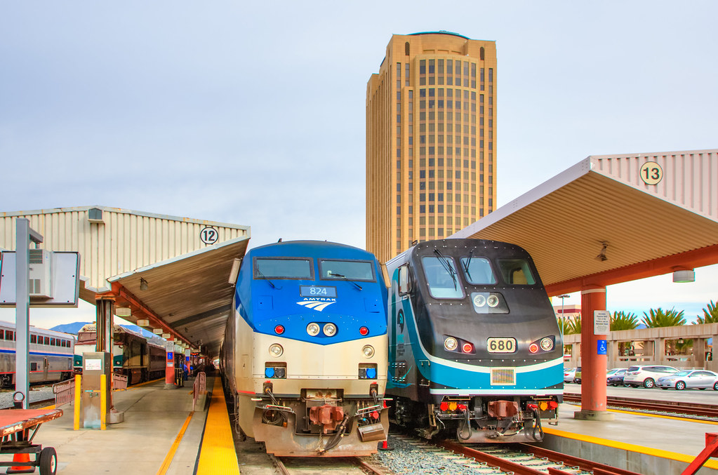 Amtrak Southwest Chief, Metrolink, Los Angeles Union Passe… Flickr