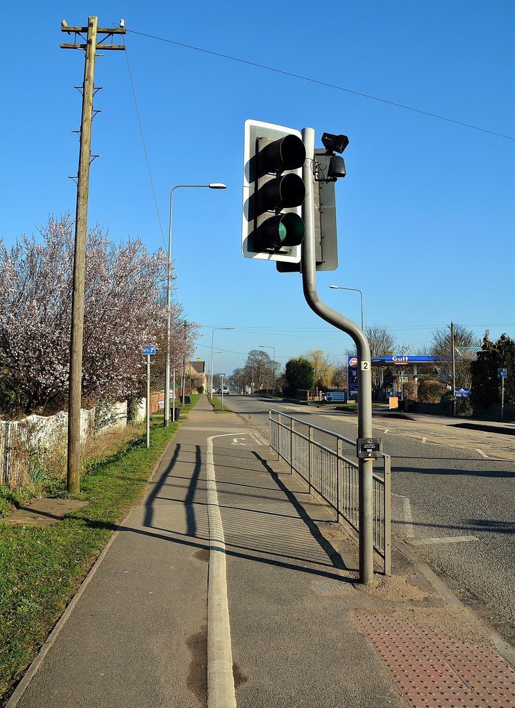 22256 Riseholme Road, in Lincoln, Lincolnshire. The road r… Flickr