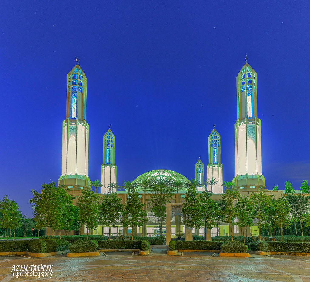 Kota Iskandar Mosque A long exposure HDR shot of Kota