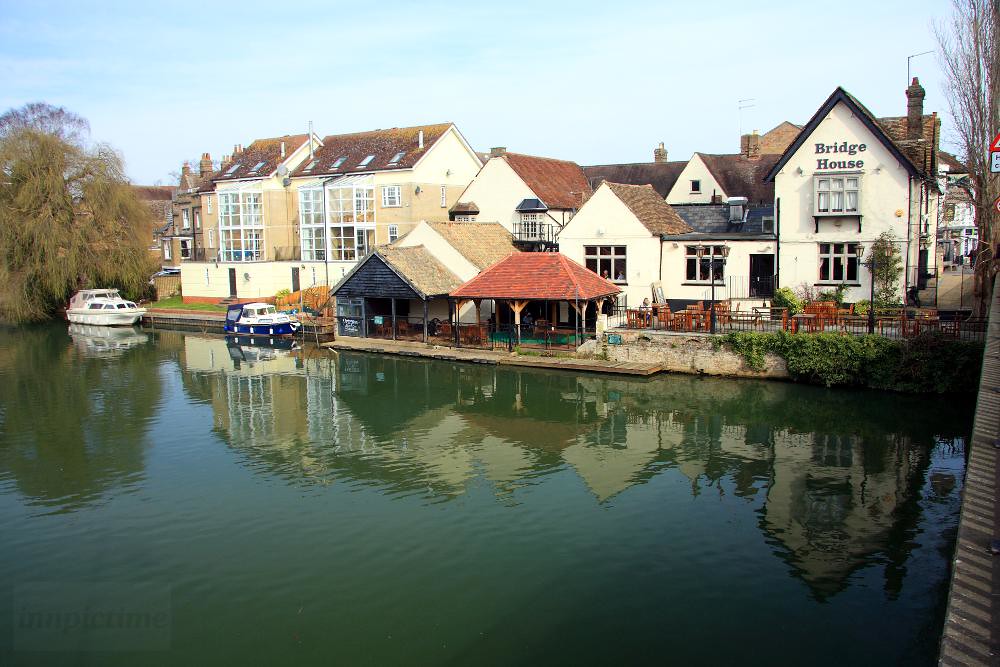 St Neots Riverside Bridge House, St Neots, Cambridgeshire … Flickr