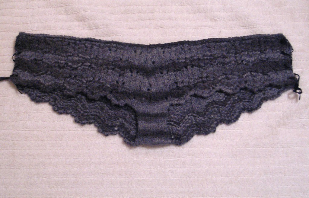 i knit panties. yes i did. i've been asked three times now… Flickr