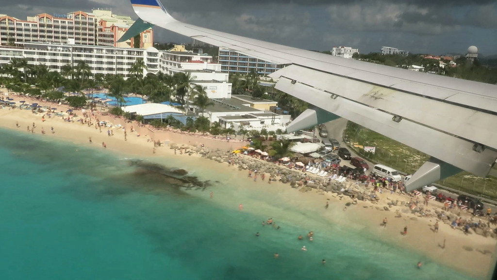 Princess Juliana International Airport SXM Beach_01242016 Flickr