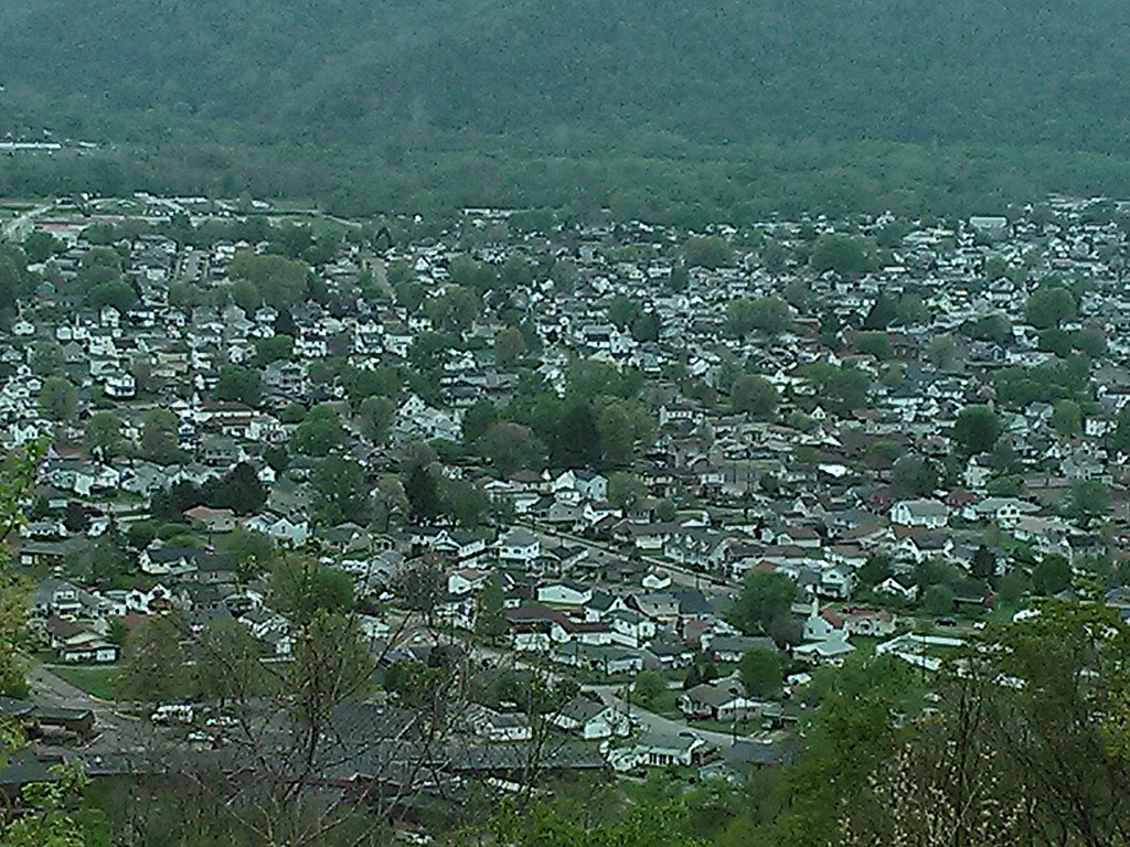 Moundsville, West Virginia Spring view of Moundsville from… Flickr