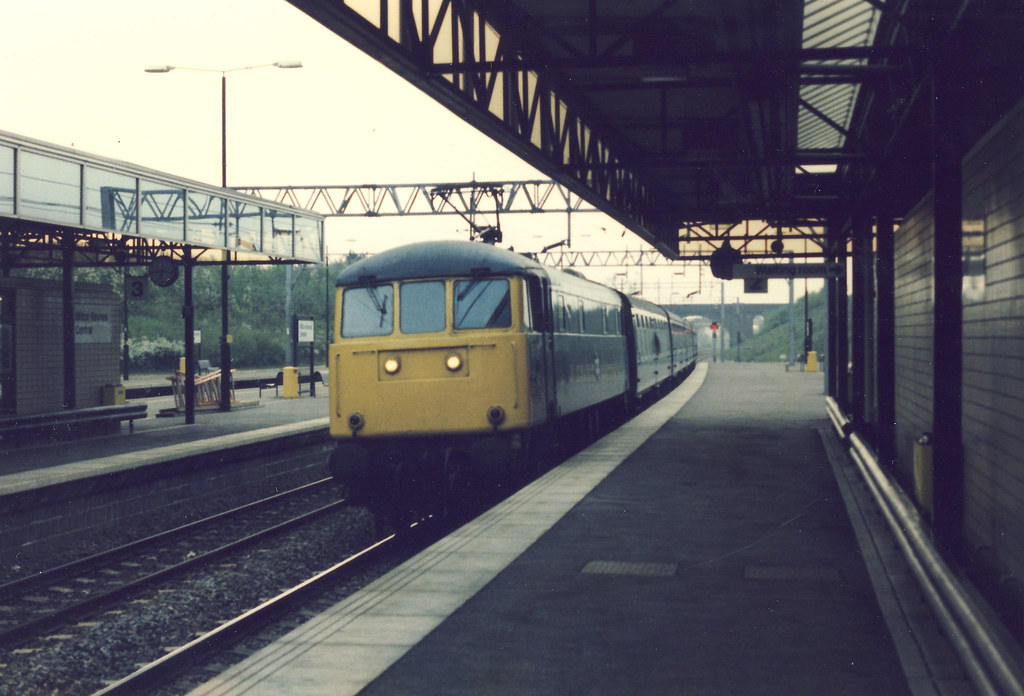 Milton Keynes 85011 May 85 1A76 1730 Birmingham Euston b… Flickr