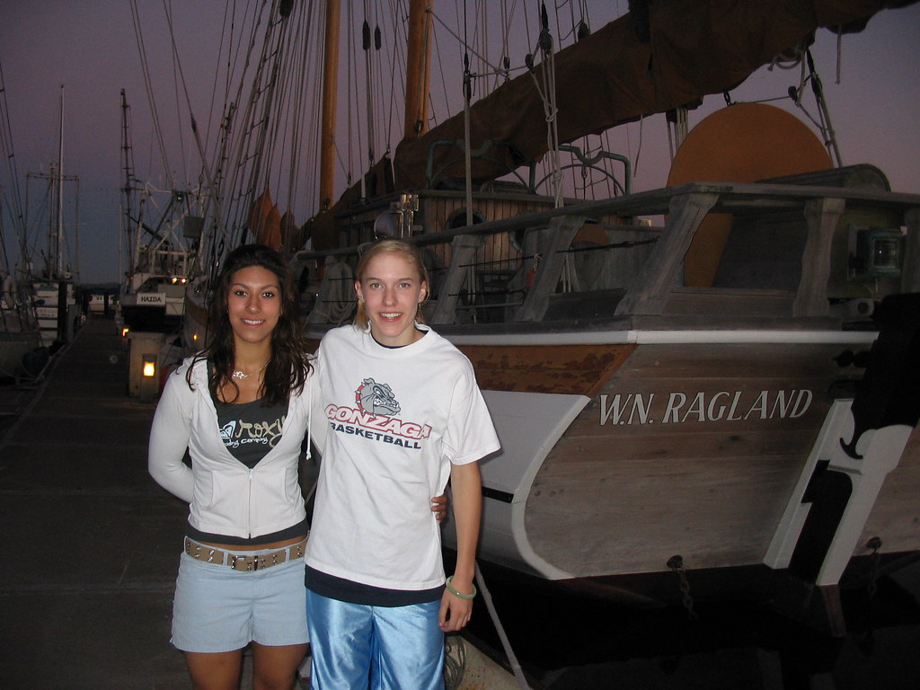 IMG_1021 Molly & Rachael & Neil Young's boat Molly, Rachae… Flickr