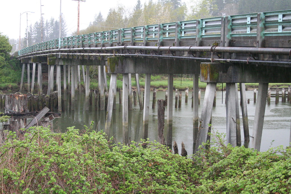 "Kurt's Bridge", Aberdeen The Young Street Bridge, in Aber… Flickr