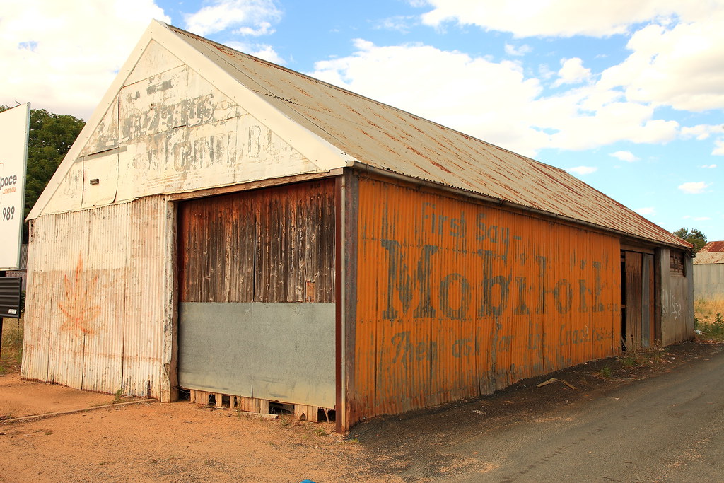 Mobiloil Old garage, Grenfell NSW Darren Schiller Flickr