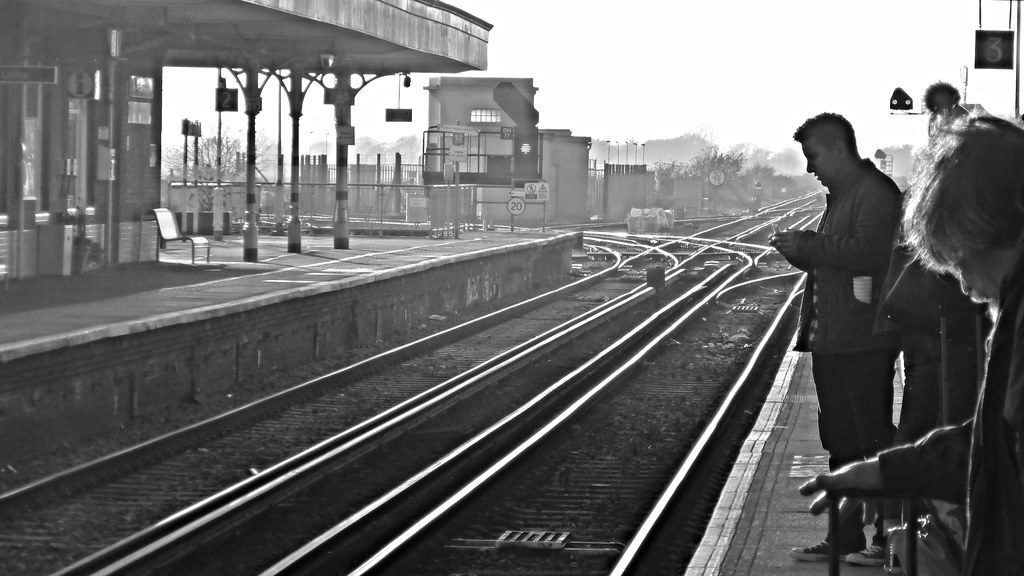 Barnham Station Waiting for trains from Bognor Regis, beca… Flickr
