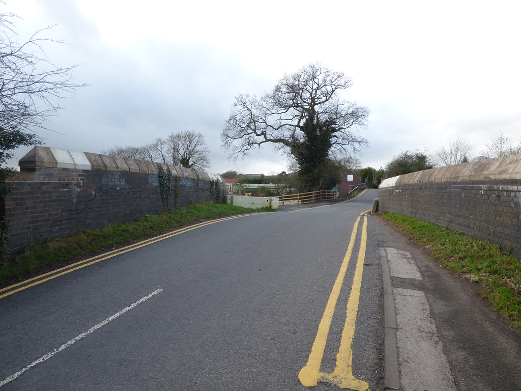 Alvechurch Station bridge Arriving at Alvechurch Station… Flickr