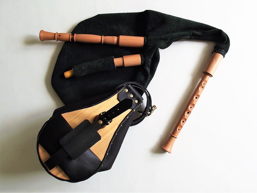 Säckpipa Bellows blown Säckpipa E/A Set. Apple wood. Bel… Flickr