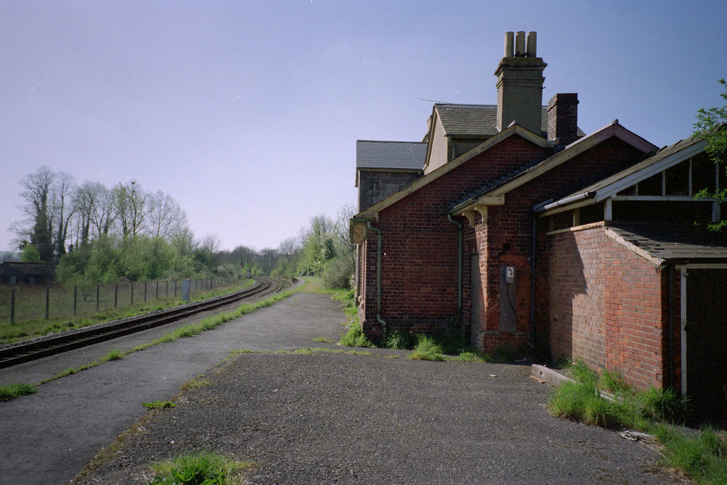 Wilton South station (4), 1997 Minus the signalbox. Bluepelican