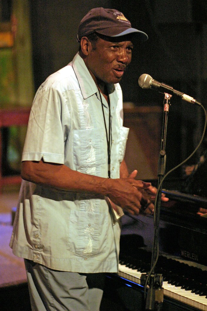 IMG_1112 Dennis BInder introduces song NoVARon Flickr